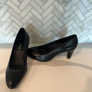 Ladies Size 39 Ecco Genuine  Leather Heels